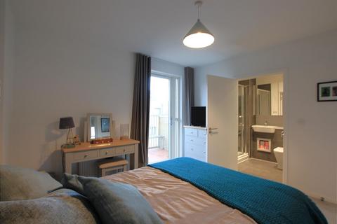 2 bedroom apartment for sale, Millais Court, Hounslow TW3