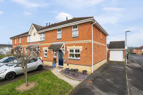 3 bedroom end of terrace house for sale, Cherry Hills, Watford, Hertfordshire