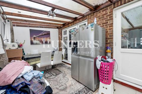 3 bedroom house for sale, Cumbrian Gardens, London, NW2