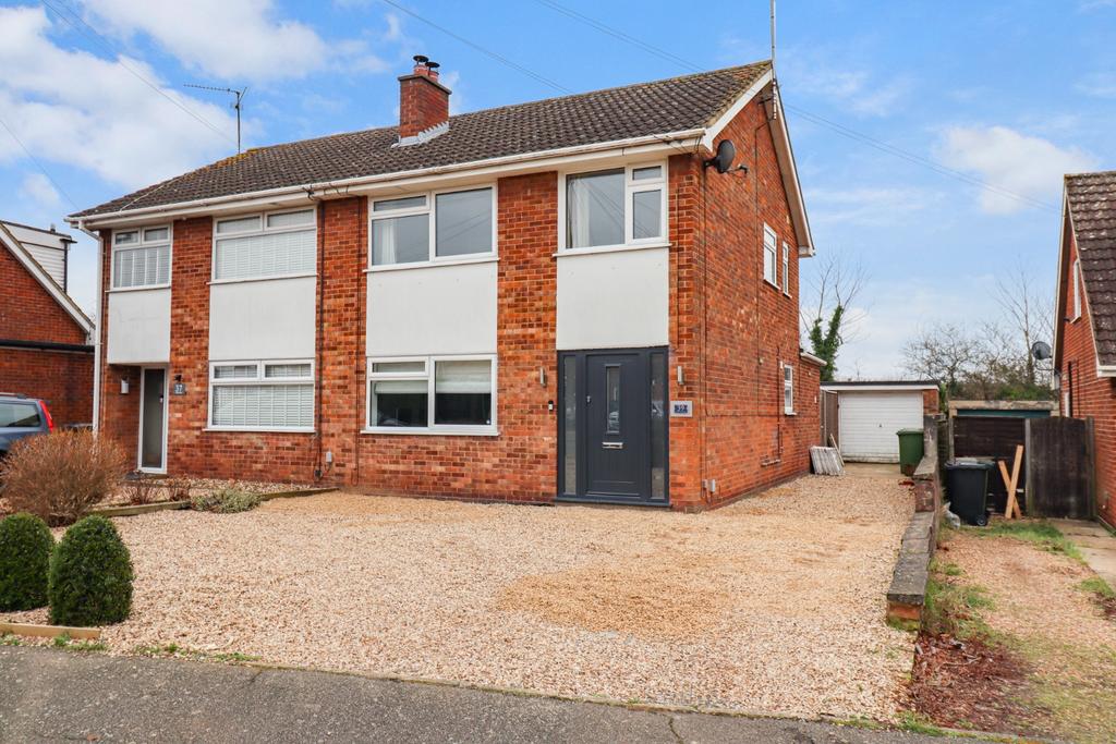 Grafton Road King s Lynn Norfolk 3 Bed Semi detached House 300 000 grafton-road-king-s-lynn-norfolk-3-bed-semi-detached-house-300-000