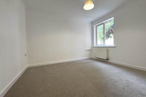 2 bedroom apartment to rent, Richmond Park Road, Bournemouth BH8