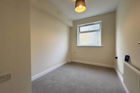 2 bedroom apartment to rent, Richmond Park Road, Bournemouth BH8