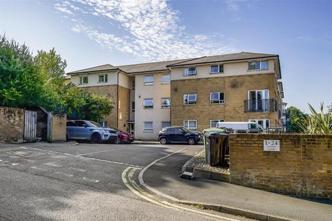 2 bedroom flat for sale, The Uplands, Bricket Wood, St. Albans