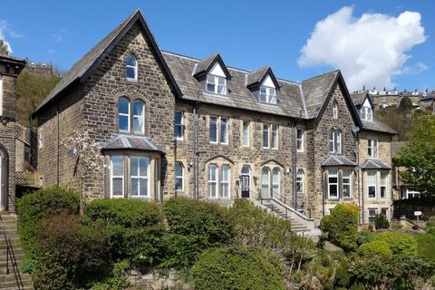 2 bedroom flat for sale, Browgate, Shipley BD17