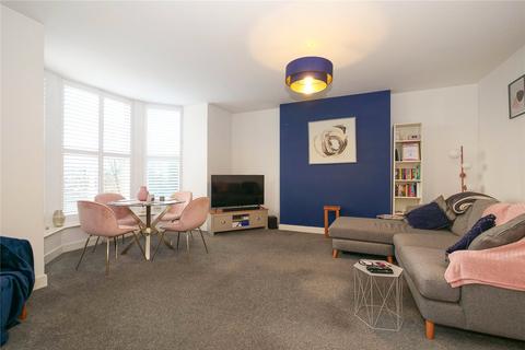 2 bedroom flat for sale, Browgate, Shipley BD17