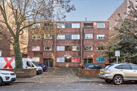 2 bedroom flat to rent, St. John's Avenue Putney SW15