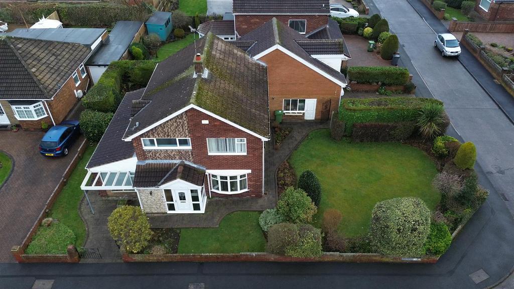 2 Lyndon Grove HEIGHT 1.png