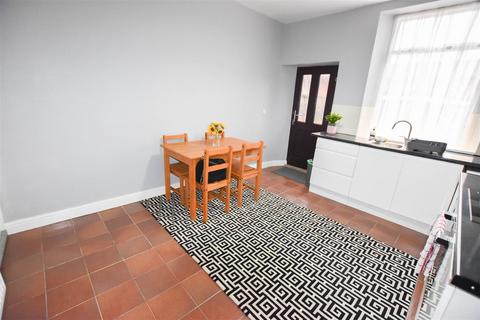 3 bedroom terraced house to rent, Chapel Street, Woodhouse, S13