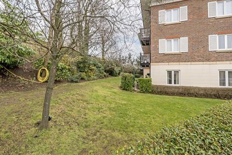 1 bedroom flat for sale, Woodthorpe Road, Ashford TW15