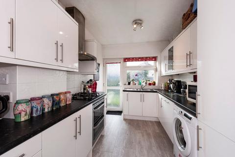7 Hind Crescent, Erith, DA8 3BP