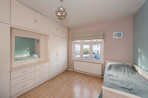 7 Hind Crescent, Erith, DA8 3BP