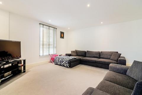 2 bedroom flat for sale, Commercial Road, Aldgate E1