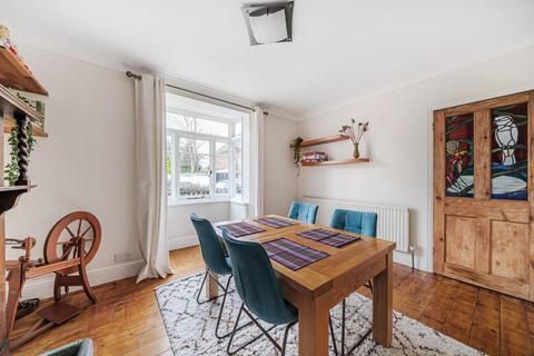 83 Agraria Road, Guildford, GU2 4LG