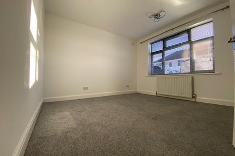 2 bedroom maisonette to rent, Marlborough Gardens, London, N20