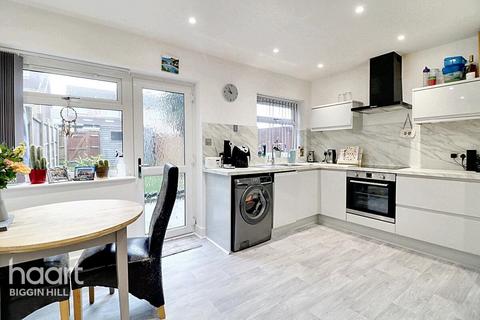 9 Rushdene Walk, Biggin Hill, Westerham, TN16 3UG