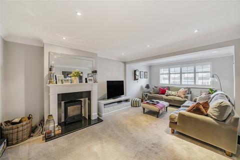 40 Linden Way, Ripley, Woking, GU23 6LW