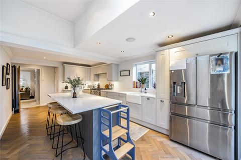 40 Linden Way, Ripley, Woking, GU23 6LW