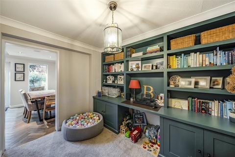 40 Linden Way, Ripley, Woking, GU23 6LW
