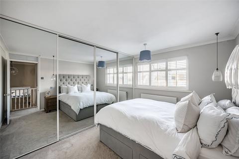 40 Linden Way, Ripley, Woking, GU23 6LW