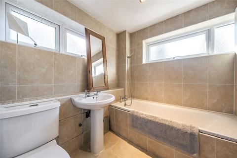 40 Linden Way, Ripley, Woking, GU23 6LW