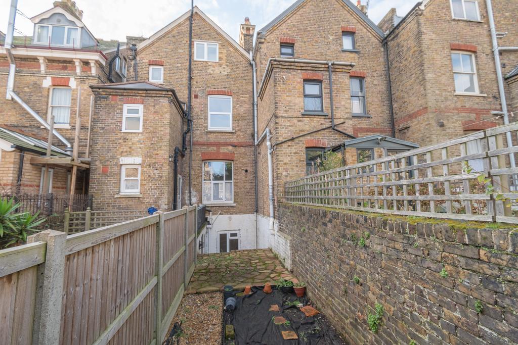General Flat 1, 3 Ma