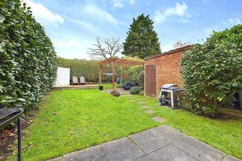 3 bedroom terraced house for sale, Newlands Close, Hersham, Walton-On-Thames