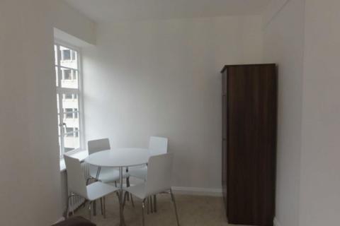 Studio to rent, Petty France, London SW1H