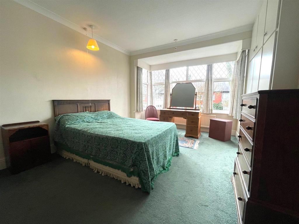 Bedroom 1 Alternate.jpg