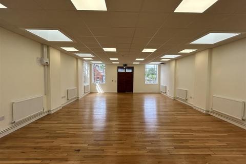 Office to rent, Stourbridge Road, Halesowen, West Midlands