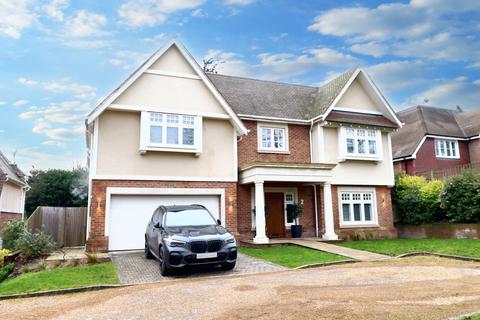 5 bedroom detached house for sale, Tyrrells Close, Fetcham KT22