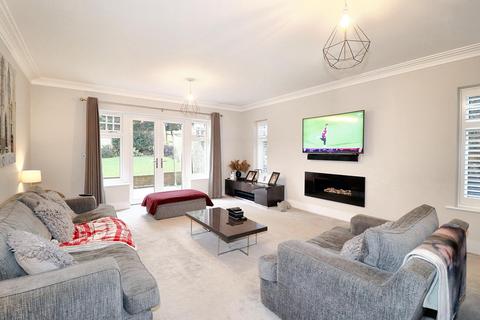 5 bedroom detached house for sale, Tyrrells Close, Fetcham KT22