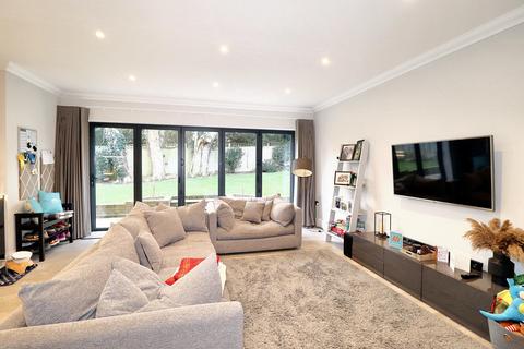 5 bedroom detached house for sale, Tyrrells Close, Fetcham KT22