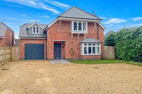 4 bedroom detached house for sale, Peppard Road, Sonning Common Reading RG4