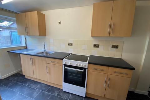 2 bedroom terraced house to rent, Liverpool Road, SY13 1SN