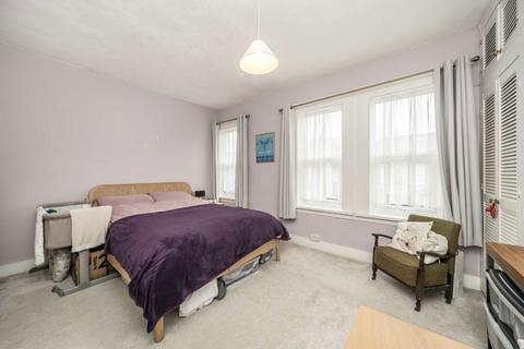 3 bedroom semi-detached house for sale, Queens Road, Feltham TW13