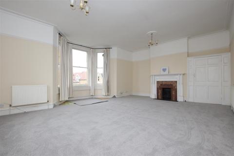 2 bedroom flat to rent, 75 Lower Oldfield Park, Bath BA2