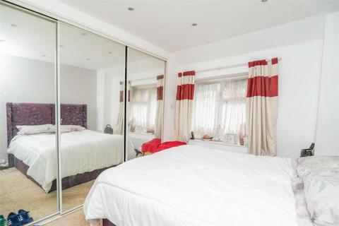 3 bedroom end of terrace house to rent, Bentry Road, Dagenham RM8