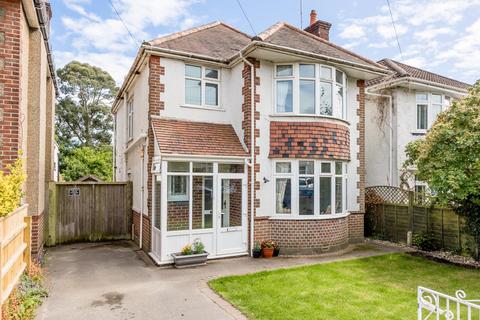 3 bedroom detached house to rent, Churchfield Road, Poole