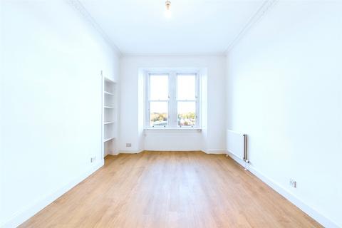 28/8 Broughton Road, Edinburgh, EH7 4ED