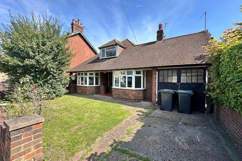 3 bedroom detached bungalow to rent, Marsh Road, Luton