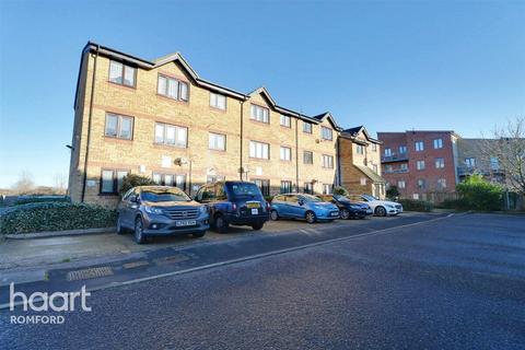 1 bedroom apartment to rent, Vignoles Road, Romford