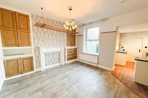 3 bedroom terraced house for sale, Skipton Road, Silsden