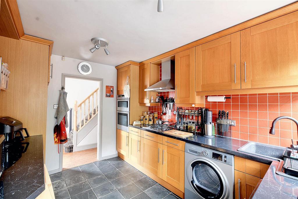 DSC 8874 Kitchen.jpg