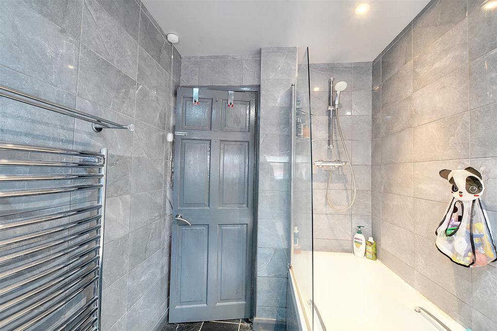 DSC 8886bathroom.jpg