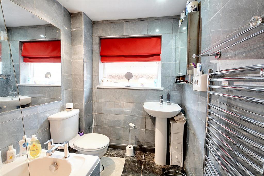 DSC 8883bathroom.jpg