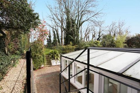 1 bedroom flat for sale, Stanhope Road, Highgate, N6