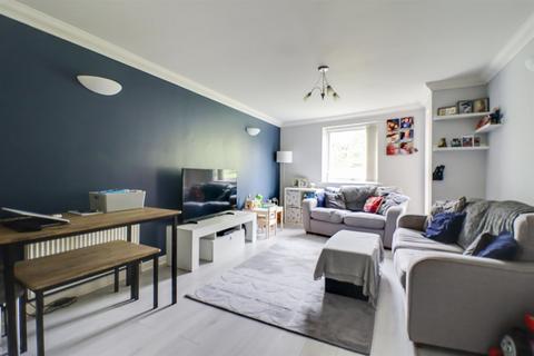 2 bedroom apartment for sale, Prince Avenue, Westcliff-on-Sea SS0