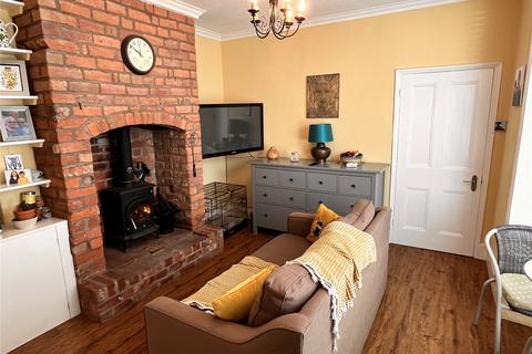 2 bedroom end of terrace house for sale, Queen Street, Castlefields, Shrewsbury, Shropshire, SY1