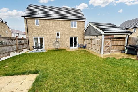 3 bedroom detached house for sale, Maple Way, Fordham