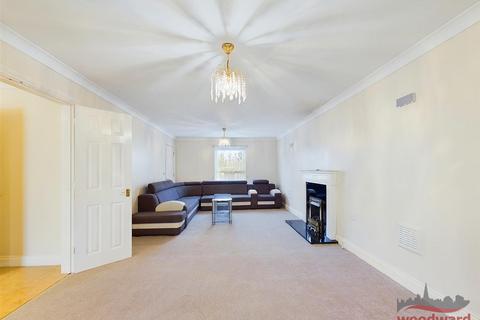 6 bedroom house to rent, Compton Avenue, Wembley